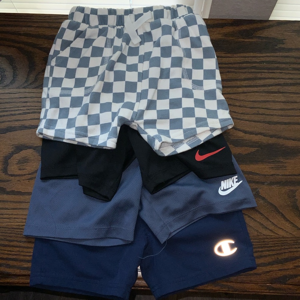 Lot of 24m boy’s shorts: Champion, Nike, Garanimals